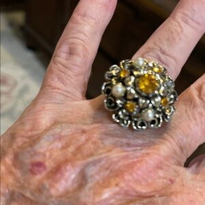 Elegant Silver and Gold Floral Ring